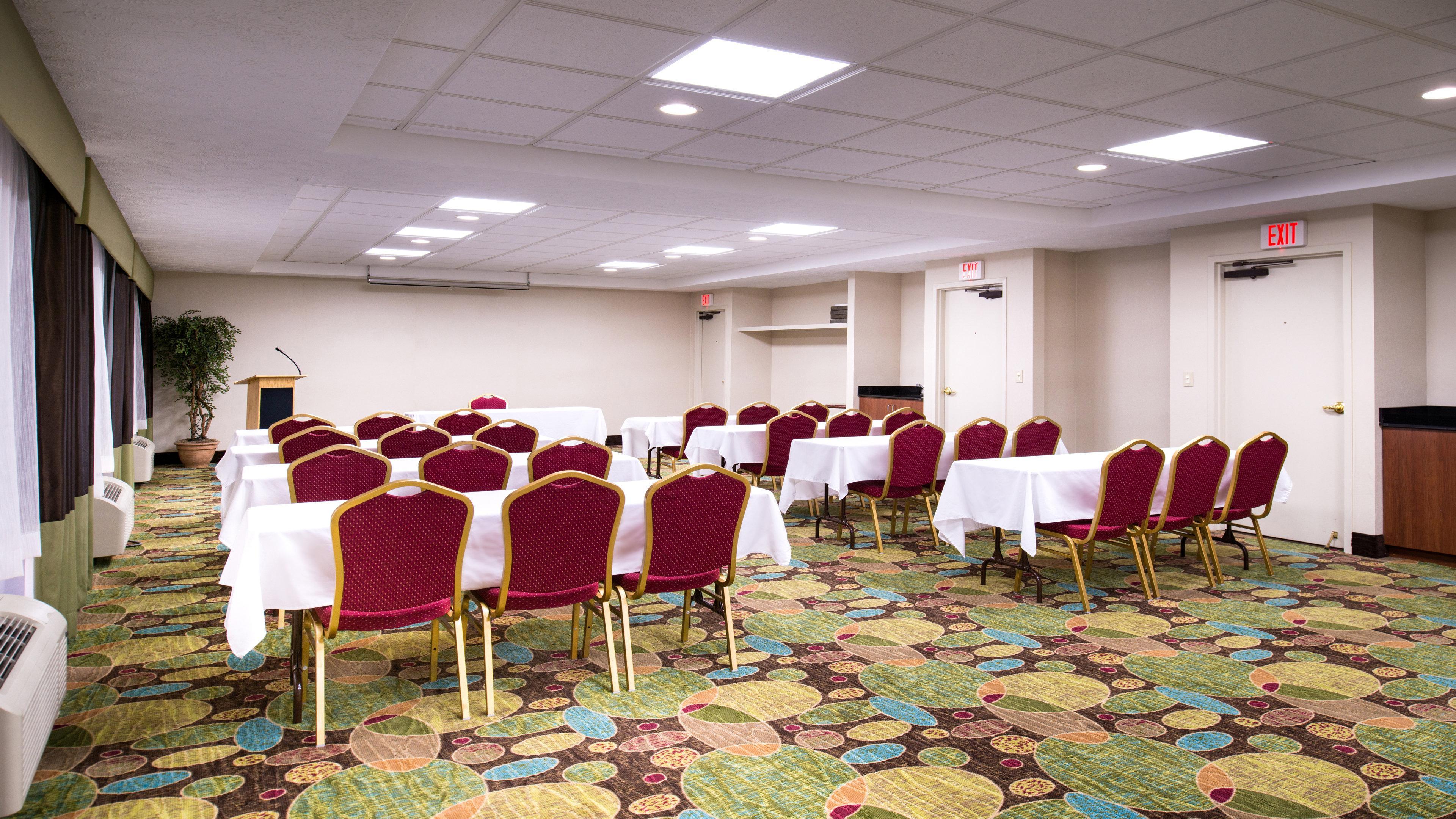 Holiday Inn Hotel & Suites Warren By Ihg Exterior foto
