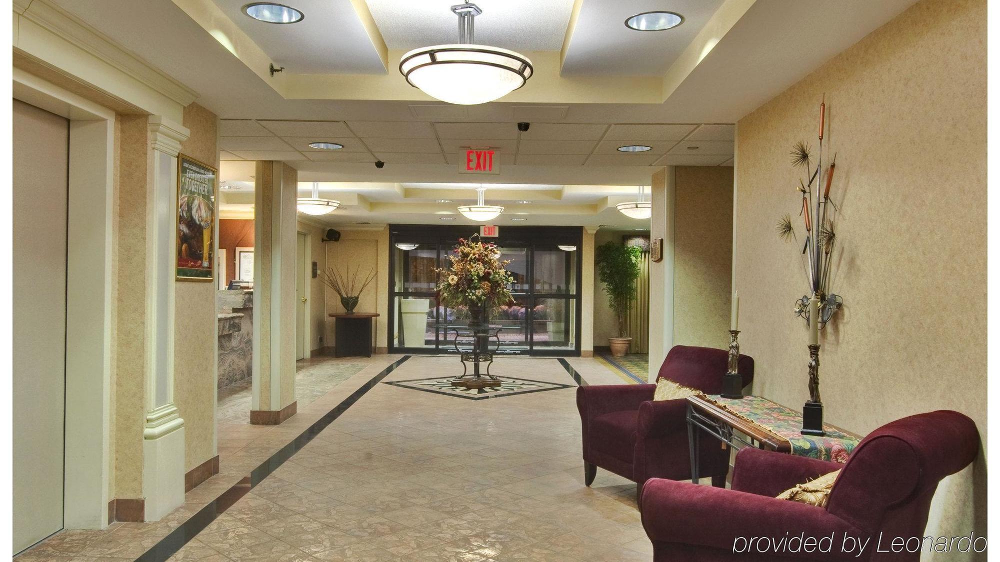 Holiday Inn Hotel & Suites Warren By Ihg Exterior foto